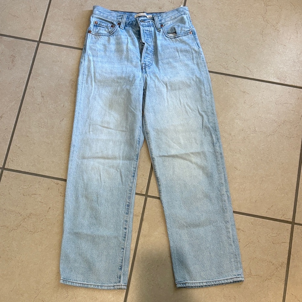 Light Blue Women's Jeans size 26 (bin12)